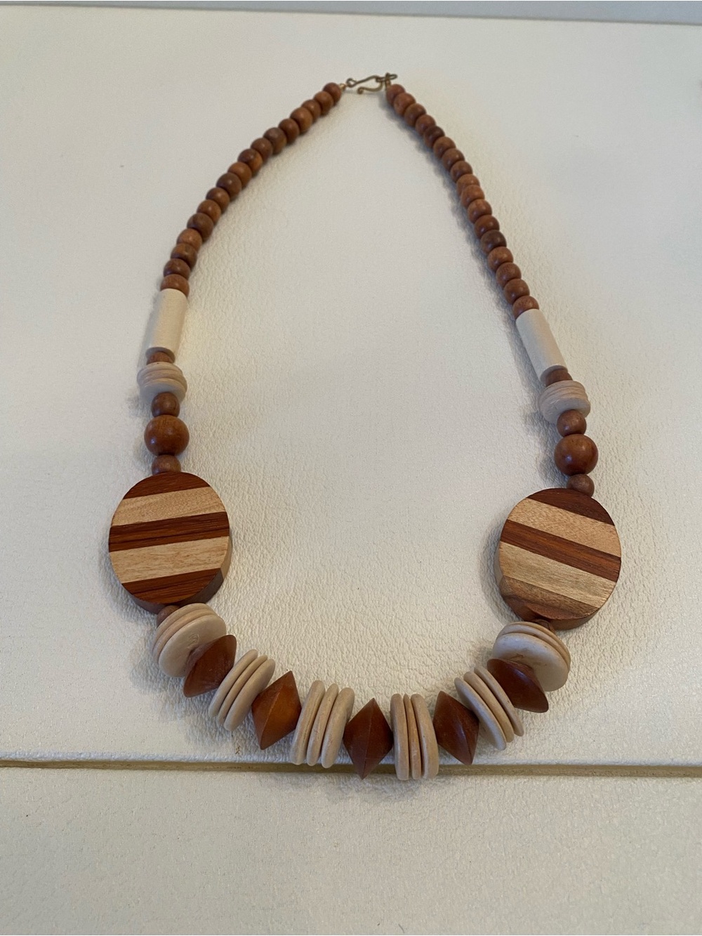 Vintage Chinky Natural Wooden Bead Statement Necklace in Brown & Cream